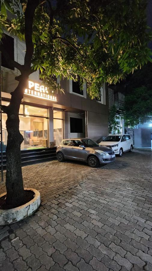 Peace International Hotel Bombaim Exterior foto